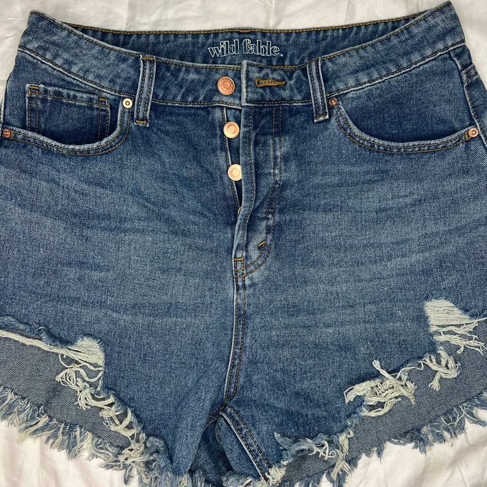 Cut off shorts